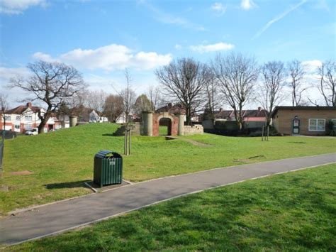 Southall Park © J Taylor :: Geograph Britain and Ireland