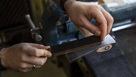 How do you sharpen an axe? Knivesandtools explains