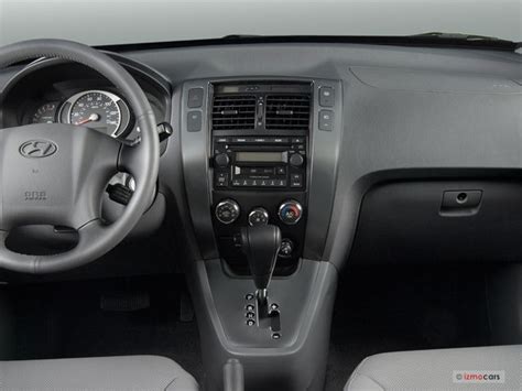 2009 Hyundai Tucson: 14 Interior Photos | U.S. News