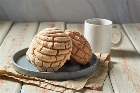 Premium Photo | Conchas mexican sweet bread traditional bakery from mexico