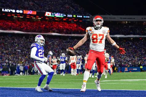 Travis Kelce reveals the reason he did the hearts gesture to jeering ...