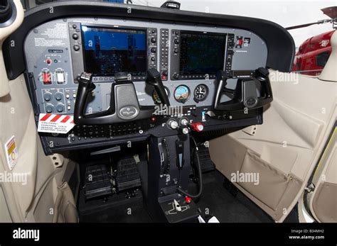 Cessna 172s hi-res stock photography and images - Alamy