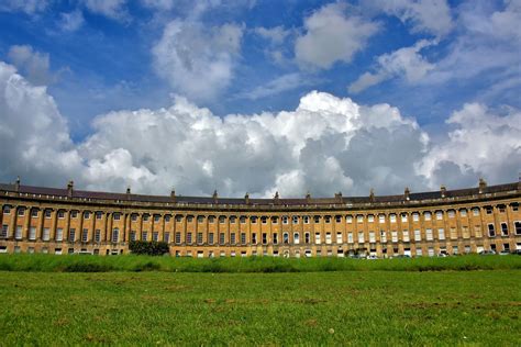 Royal Crescent in Bath, England - Encircle Photos