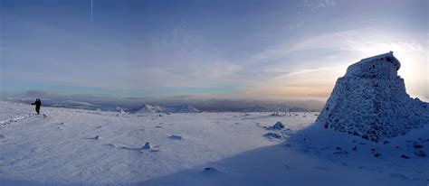 Summit of Ben Nevis on a rare windless day, January 17th 2019 : r/Mountaineering