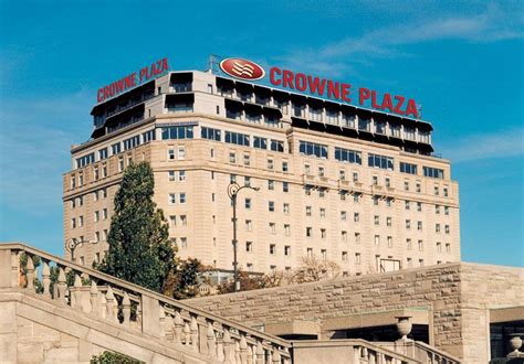 CROWNE PLAZA NIAGARA FALLS-FALLSVIEW, AN IHG HOTEL $66 ($̶1̶0̶6̶ ...