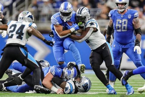 David Montgomery Highlights: Must See Moments in Week 5 Against Panthers