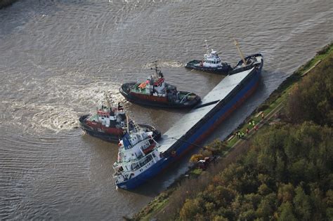 Kiel Canal Remains Closed following Ship Collision [PHOTOS] – gCaptain