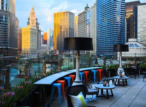 Raised Bar - Rooftop bar in Chicago | The Rooftop Guide