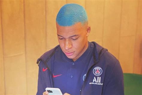 Kylian Mbappé Blue Hair : Kylian Mbappe once asked barber for Zinedine ...