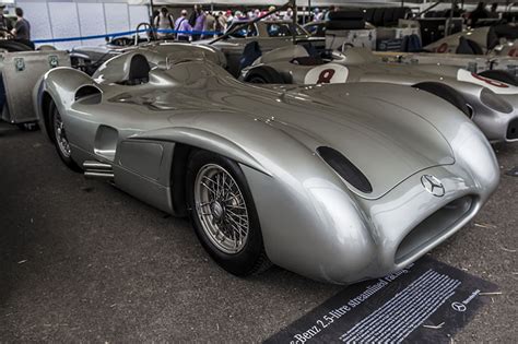 2040 mercedes-benz streamliner is a retro-futuristic concept