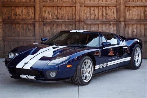 2k-Mile 2005 Ford GT for sale on BaT Auctions - sold for $343,000 on ...