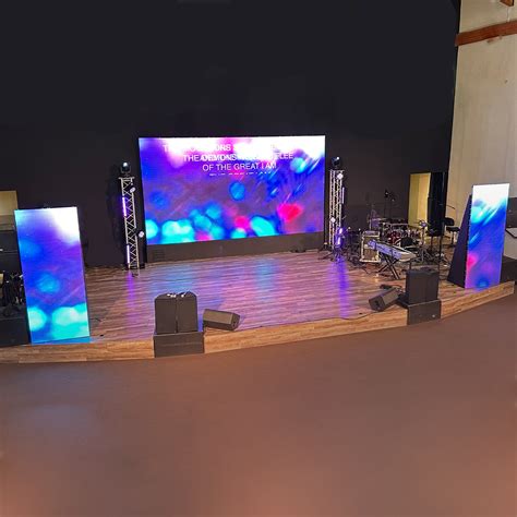 SV Solutions - LED VIDEO WALL P3.9MM 18′ X 9.8′ + (Two) 8.2′ X 3.3′ Columns