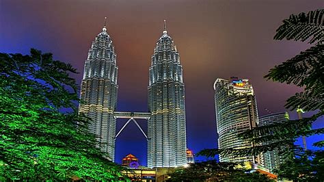 Petronas Towers Wallpaper - WallpaperSafari