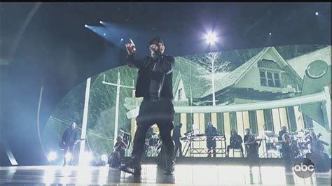 Eminem surprises everyone with Oscars performance of 'Lose Yourself'