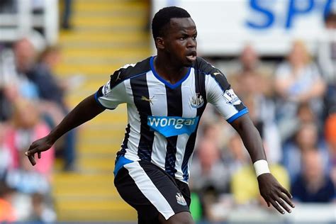 Former Newcastle midfielder Tiote passes away