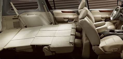 2007 Nissan armada cargo space