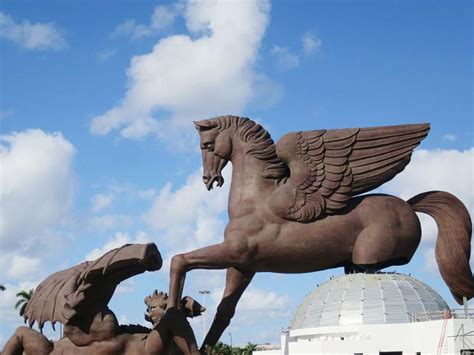 Colossal Pegasus statue unveiled in Miami