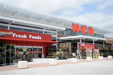 How Beloved Texas Grocery Store H-E-B Prepared for COVID-19 for Months - Eater Austin