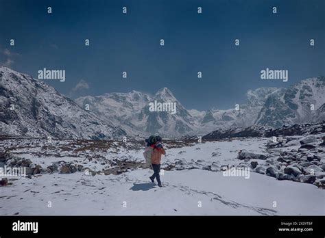 Kangchenjunga and porter hi-res stock photography and images - Alamy