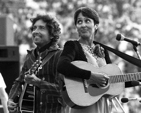 Bob Dylan With Joan Baez - 15 Amazing Photographs - NSF News and Magazine