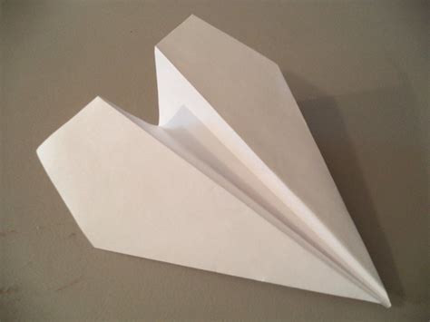 How to Fold the World's Farthest Flying Paper Plane (Designed by John Co... | Plane design ...