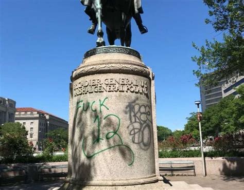 Pics: World War 2 and Lincoln memorials vandalized in Washington DC | American Military News