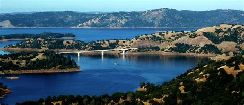 Lake New Melones Houseboat Rentals and Vacation Information