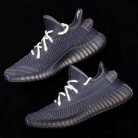 YEEZY BOOST 350V2 “BLACK NON-REFLECTIVE”&"BLACK"が6月発売 | LEAK TOKYO