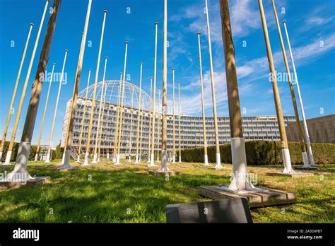 Unesco Headquarters Paris Stock Photos & Unesco Headquarters Paris Stock Images - Alamy