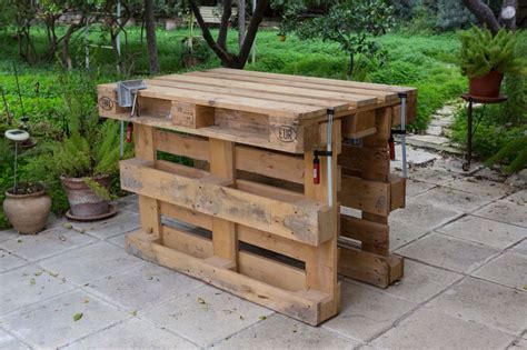 Banco trabajo palet | Diy garden furniture, Pallet diy, Wood pallet ...