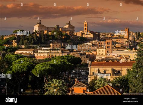 Rome skyline hi-res stock photography and images - Alamy