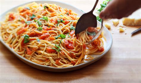 Spaghetti With Fresh Tomato and Basil Sauce Recipe - NYT Cooking