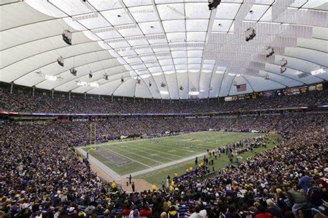 Watch the roof of the Minnesota Vikings’ stadium explode and collapse ...