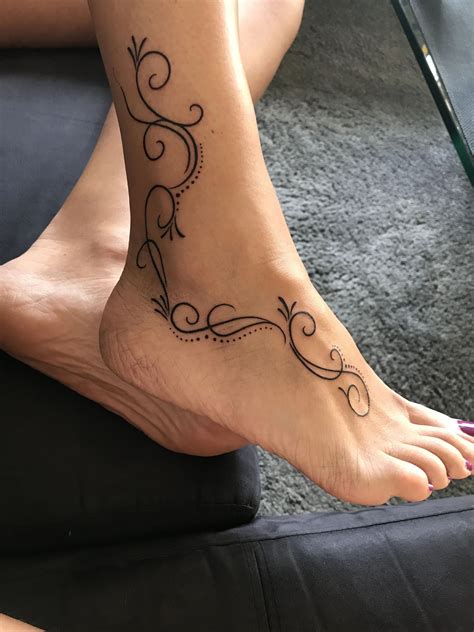 tattoos for foot #Sleevetattoos | Sharpie tattoos, Foot tattoos, Vine foot tattoos