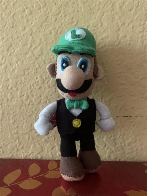 I made an improved vest for my Casino Luigi plush : r/Mario