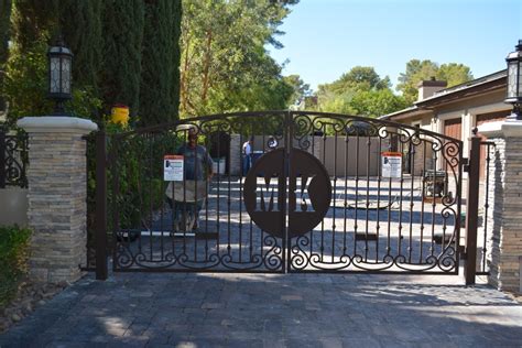 Three Reasons Your Home Needs a Driveway Gate