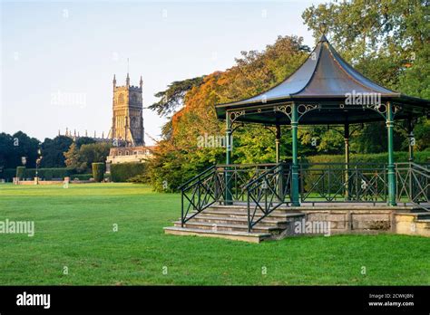 Cirencester abbey grounds hi-res stock photography and images - Alamy