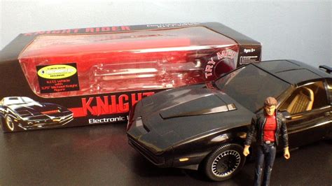 Diamond Select Knight Rider: KITT 1/15th scale Electronic Car Review (Entertainment Earth ...