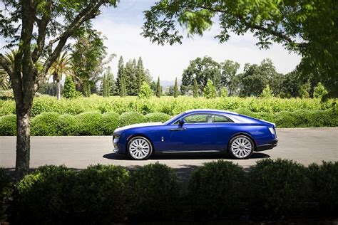 The all-electric Spectre heralds in a new era for Rolls-Royce | Esquire ...