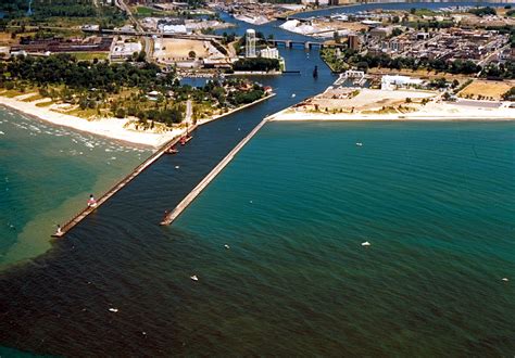 File:St Joseph Michigan aerial view.jpg - Wikimedia Commons