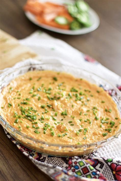 Cheesy Buffalo Chicken Wing Dip (Easy, Gluten-Free, Low Carb, Keto)