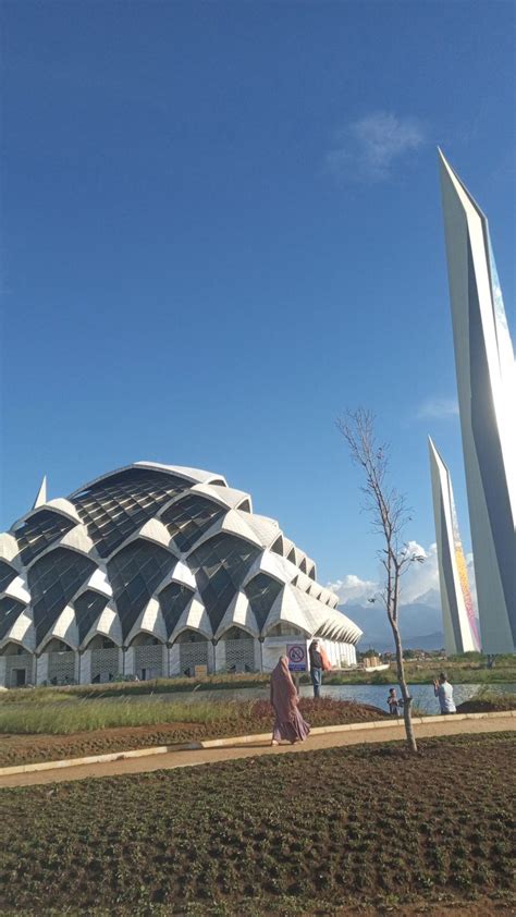 Masjid aljabar bandung gedebage | Pemandangan, Latar tempat, Tempat