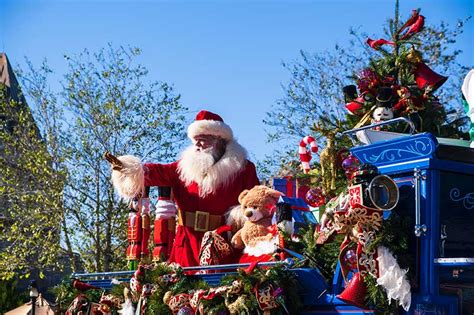 Hollywood Traditions: The Christmas Parade - StarTrackTours