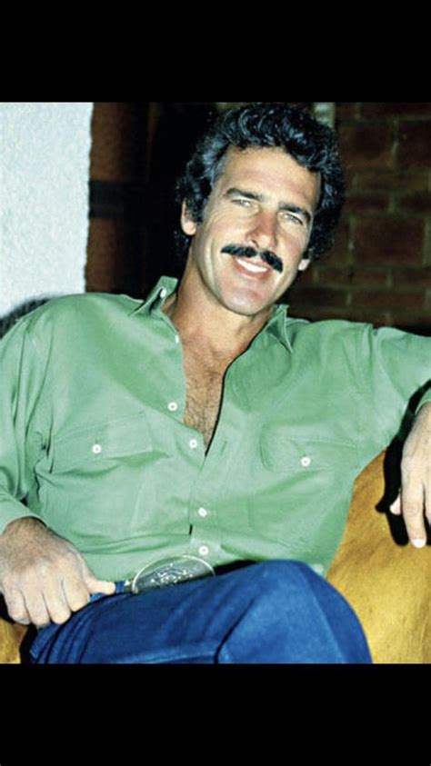 Andrés García | Celebrities male, Vintage men, Men casual