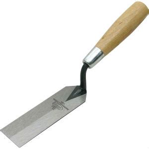 Different Stucco Trowels And What They’re Used For