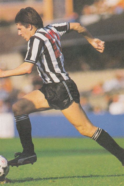 Peter Beardsley of Newcastle Utd in 1983. | Premier league, Newcastle ...