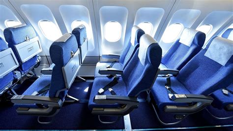 Which seat is better: Window or aisle?