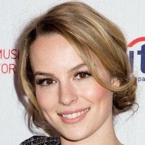 Bridgit Mendler - Bio, Facts, Family | Famous Birthdays