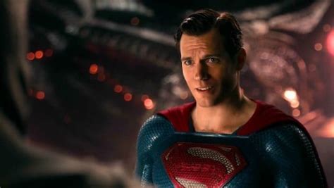 ‘Justice League’ Image Shows Superman Actor Henry Cavill As Clark Kent ...