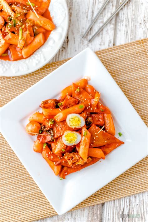 Korean Tteokbokki Recipe: Spicy and Chewy Rice Cakes